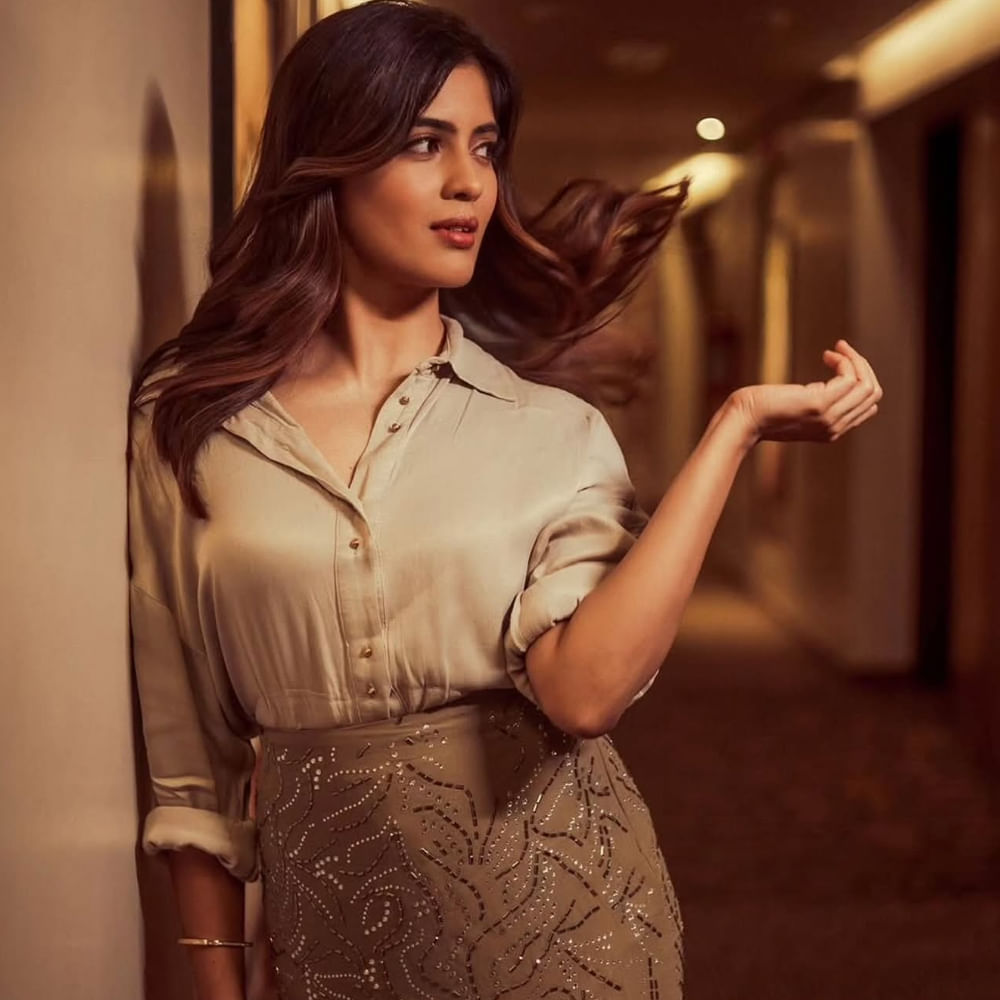 అమృత అయ్యారు. క్యారెక్టర్ ఆర్టిస్ట్ గా కెరీర్ మొదలు పెట్టి ఇప్పుడు హీరోయిన్ గా మారింది ఈ చిన్నది. చాలా సినిమాల్లో చిన్న చిన్న పాత్రలు చేసింది. ఆతర్వాత హీరోయిన్ గా ఎంట్రీ ఇచ్చింది. తమిళ్ లో హీరోయిన్ గా సినిమాలు చేసిన ఈ బ్యూటీ.. తెలుగులోనూ ఆఫర్స్ అందుకుంది. 