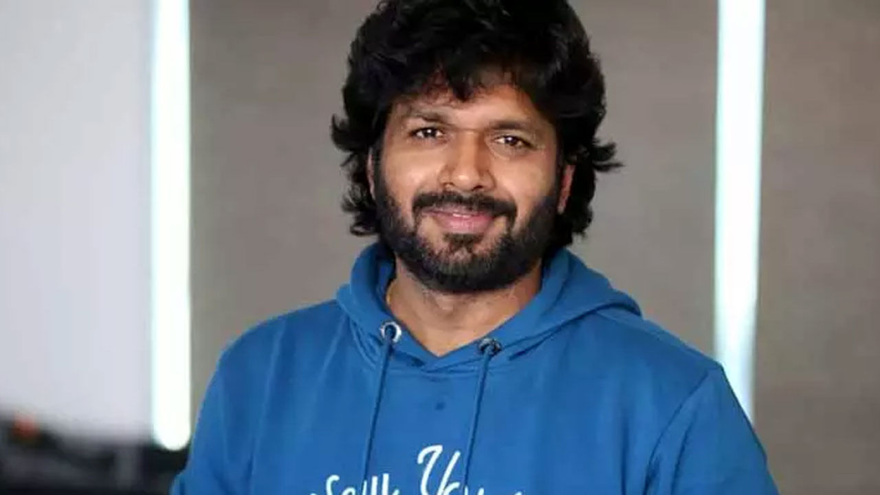 వరుస సక్సెస్‌లతో సూపర్ ఫామ్‌లో ఉన్న అనిల్‌తో సినిమా చేసేందుకు టాప్ స్టార్స్‌ కూడా రెడీ అంటున్నారు. ఆల్రెడీ మహేష్‌ బాబు, బాలకృష్ణ, వెంకీ లాంటి స్టార్స్‌తో సినిమాలు చేసిన అనిల్‌, నెక్ట్స్ మూవీని మెగాస్టార్‌తో ప్లాన్ చేస్తున్నారు. 