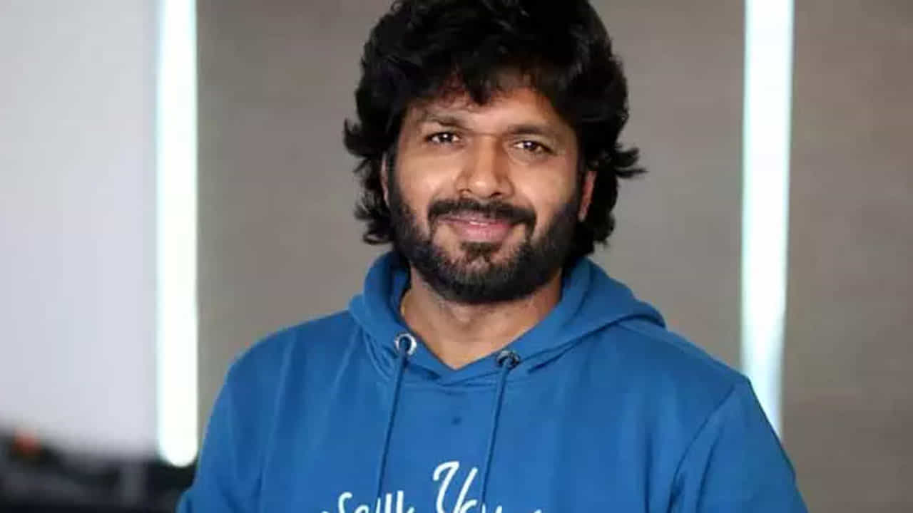 వరుస సక్సెస్‌లతో సూపర్ ఫామ్‌లో ఉన్న అనిల్‌తో సినిమా చేసేందుకు టాప్ స్టార్స్‌ కూడా రెడీ అంటున్నారు. ఆల్రెడీ మహేష్‌ బాబు, బాలకృష్ణ, వెంకీ లాంటి స్టార్స్‌తో సినిమాలు చేసిన అనిల్‌, నెక్ట్స్ మూవీని మెగాస్టార్‌తో ప్లాన్ చేస్తున్నారు. 