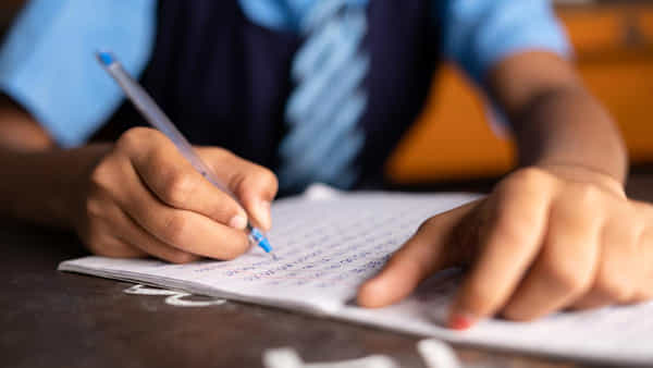 AP SSC 2024 Time Table: మార్చి 17 నుంచి పదో తరగతి పబ్లిక్ పరీక్షలు.. టైం టేబుల్లో స్వల్ప మార్పు!
