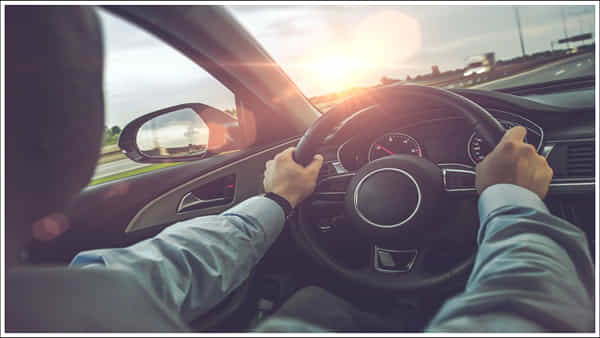 Auto Tips: శీతాకాలంలో మీ కారు మైలేజీ ఎక్కువ ఇవ్వాలా? డ్రైవింగ్లో ఈ చిట్కాలు పాటించండి!