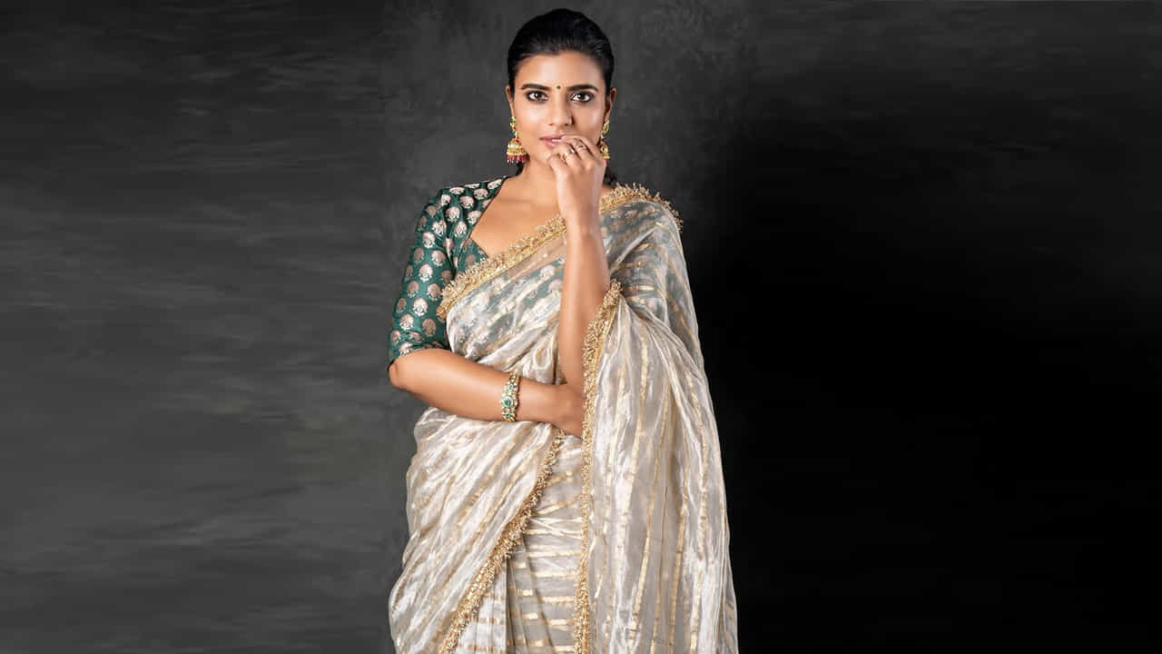 తిరుపతిలోని శ్రీ విద్యానికేతన్ ఇంటర్నేషనల్ స్కూల్లో, చెన్నైలోని హోలీ ఏంజెల్స్ ఆంగ్లో ఇండియన్ హయ్యర్ సెకండరీ స్కూల్లో చదివింది.తమిళనాడులో చెన్నైలోని ఇతిరాజ్ కాలేజ్ ఫర్ ఉమెన్ నుంచి బి.కామ్ లో డిగ్రీ పట్ట పొందింది ఈ వయ్యారి భామ.