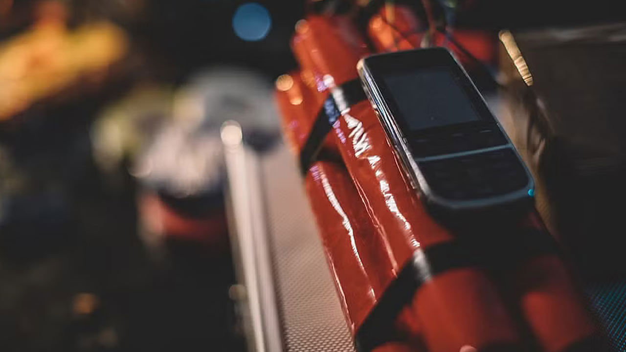 Bomb Threat: అక్కడి స్కూల్‌ ఆవరణలో బాంబు ఉన్నట్టుగా బెదిరింపు మెయిల్.. ఎక్కడంటే..