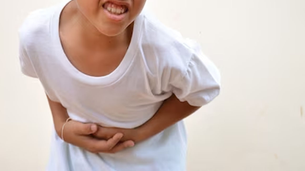 Andhra: ఊదుతూ విజిల్ మింగేసిన బాలుడు.. అది ఊపిరితిత్తుల్లోకి వెళ్లింది.. ఆ తర్వాత