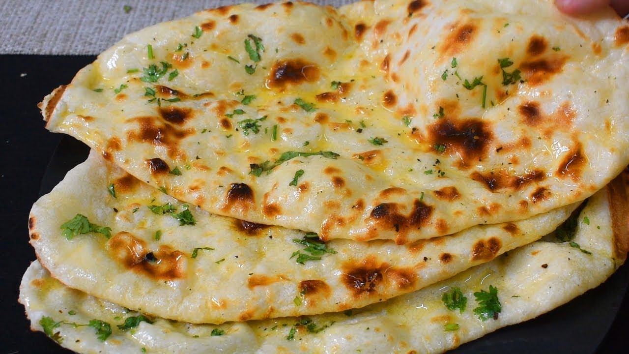 Butter Naans: బటర్ నాన్స్ బయటనే కాదు ఇంట్లోనే చాలా ఈజీగా చేసుకోవచ్చు..