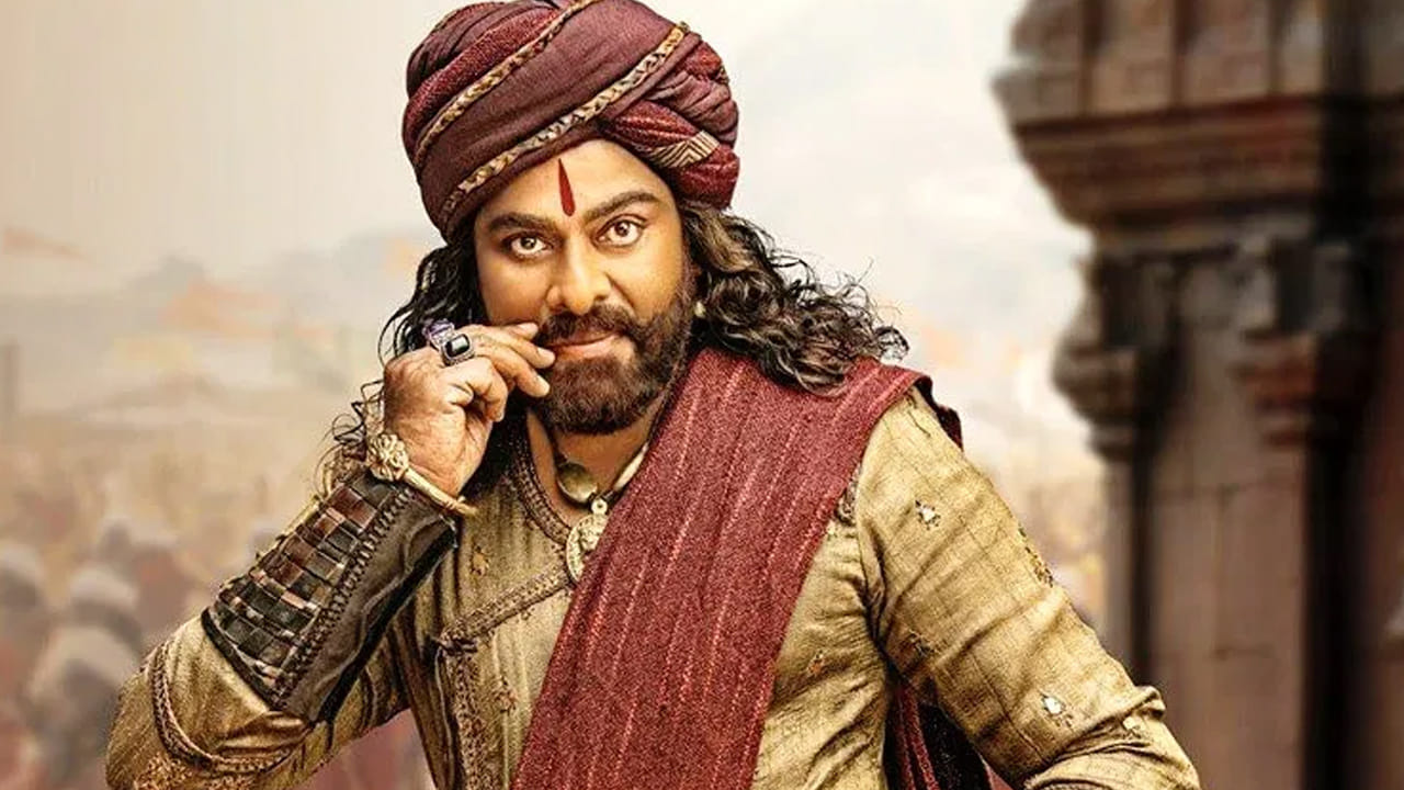 సీనియర్ హీరోలలో 200 కోట్లు వసూలు చేసిన ఒకే ఒక్క హీరో చిరంజీవి. ఆరేళ్ళ కింద సైరాతో తొలిసారి 200 కోట్లు వసూలు చేసారు చిరంజీవి. కమర్షియల్గా సైరా ఫ్లాప్ అయినా.. 240 కోట్లకు పైగా గ్రాస్ వసూలు చేసింది. ఇక రెండేళ్ళ కింద సంక్రాంతికి విడుదలైన వాల్తేరు వీరయ్యతో రెండో డబుల్ కొట్టారు మెగాస్టార్. ఈ చిత్రం 235 కోట్లకు పైగా వసూలు చేసి బ్లాక్బస్టర్గా నిలిచింది.