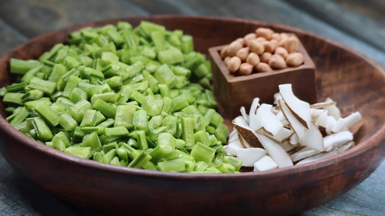 కానీ గోరు చిక్కుళ్లు ఆరోగ్యానికి చేసే మేలు అంతా ఇంతా కాదు. ఎన్నో వ్యాధుల్ని దూరం చేసే శక్తి వీటికి ఉంది. డయాబెటీస్ ఉన్నవారు కూడా వీటిని ఎలాంటి డౌట్ లేకుండా తినొచ్చు. దీన్ని మ్యాజికల్ వెజిటేబుల్ అని కూడా పిలుస్తారు.
