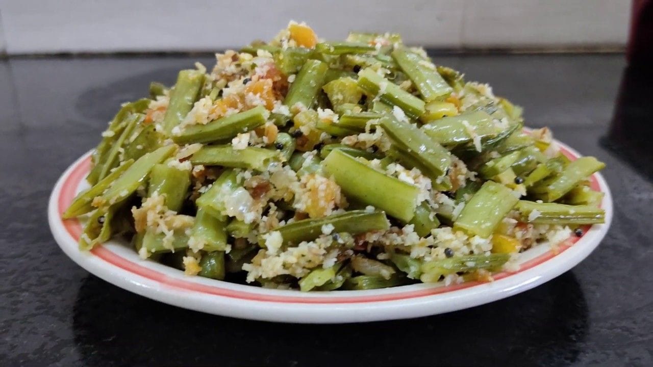 వెయిల్ లాస్ అవ్వాలి అనుకునేవారు గోరు చిక్కుడును తమ డైట్‌లో యాడ్ చేసుకుంటే మంచి రిజల్ట్ ఉంటుంది. జీవ క్రియని కూడా మెరుగు పరుస్తుంది. అంతే కాకుండా ప్రమాదకరమైన క్యాన్సర్‌ కణాలు పెరగకుండా శరీరానికి రక్షణగా నిలుస్తుంది. 

(NOTE: ఇందులోని అంశాలు కేవలం అవగాహన కోసం మాత్రమే. నిపుణులు అందించిన సమాచారం ప్రకారం ఇక్కడ తెలియజేయడమైనది. ఆరోగ్యరీత్యా ఎలాంటి సమస్యలు ఉన్నా వైద్య నిపుణుల్ని సంప్రదించడం మేలు.)
