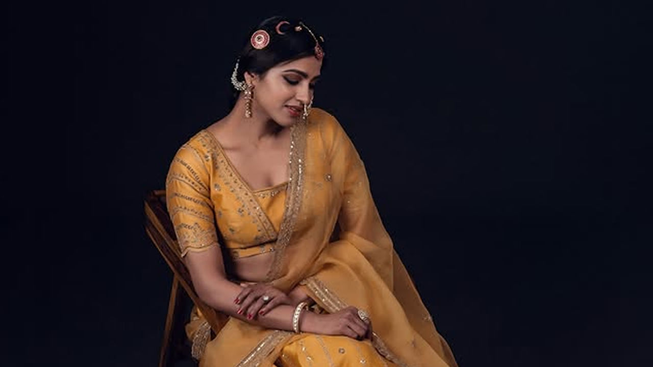 అదే ఏడాది మరంతన్ మీమరంతన్, తిరుడి చిత్రాల్లో కనిపించింది. ఈ మూడు చిత్రాల్లో మరీనా అనే పేరుతో గుర్తింపు పొందింది. 2009లో కెంపా అనే కన్నడా యాక్షన్ డ్రామా సినిమాతో శాండల్ వుడ్ ప్రేక్షకులను పరిచయం అయింది ఈ ముద్దుగుమ్మ.