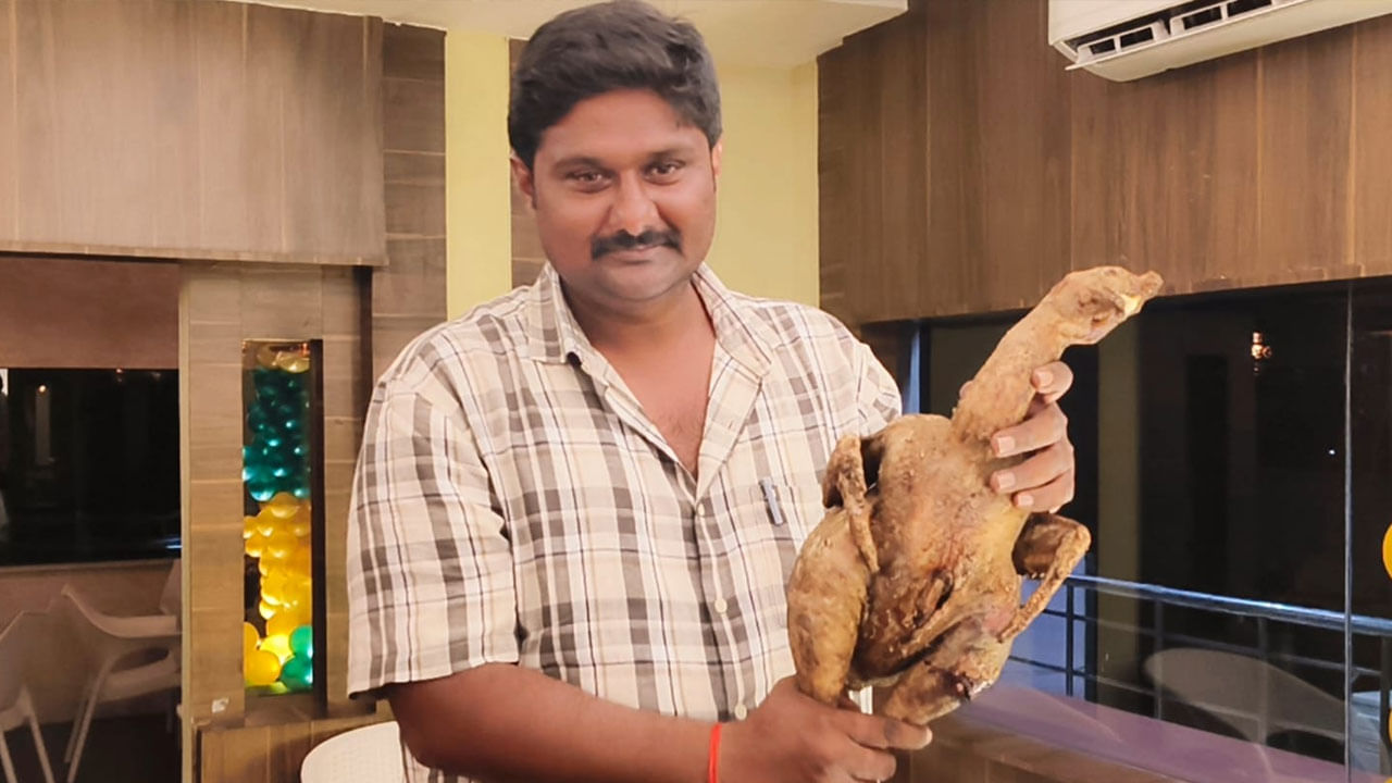 Andhra News: పందెంలో చచ్చిన కోడిపుంజుకు వేలం.. ఎంత ధర పలికిందో తెలిస్తే బిత్తరపోతారు