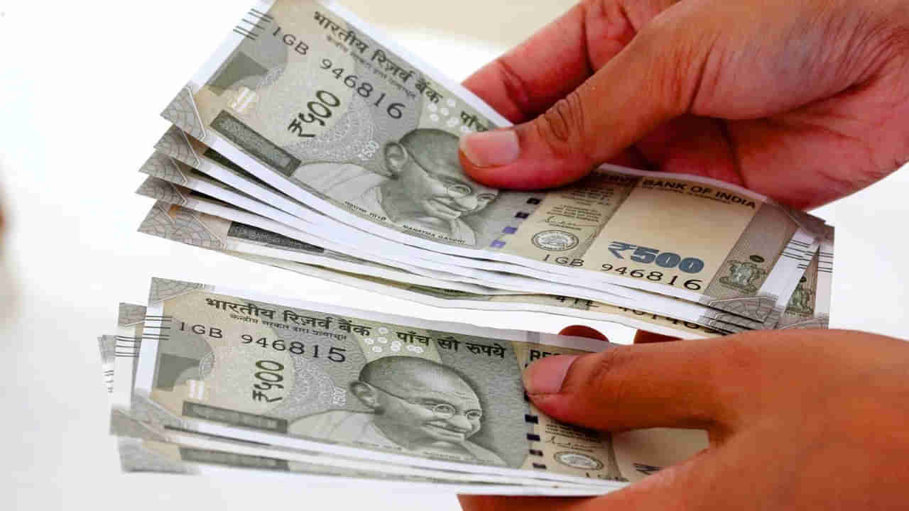 FD Schemes: మీ భార్య పేరు మీద ఎఫ్డీలో ఇన్వెస్ట్ చేస్తే ఎన్ని లాభాలో తెలుసా..?