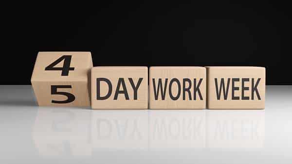 4 day week: ఆ దేశంలో వారానికి నాలుగు రోజులే పని.. కార్మికులకు ఇక పండగే..!