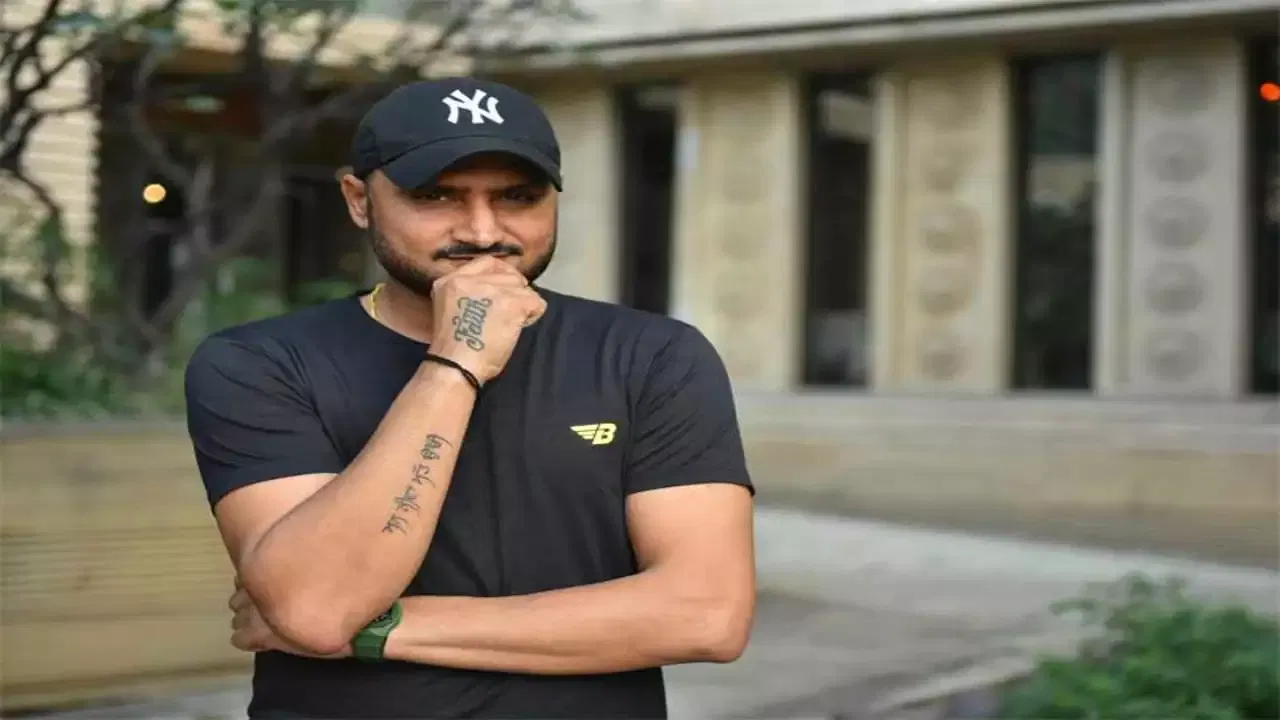 Harbhajan Singh: స్టార్ డమ్‌తో వచ్చి ఆడతానంటే కష్టమే.. అది కూడా ఉండాలిగా: కొత్త వివాదానికి తెరలేపిన భజ్జీ