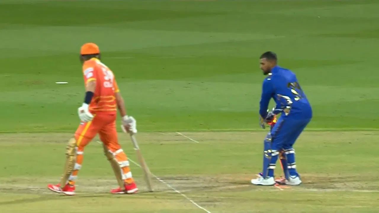 Video: ఔటైన బ్యాటింగ్ చేసిన బ్యాటర్.. టీ20లో హైడ్రామా.. కట్‌చేస్తే.. ఊహించని షాక్