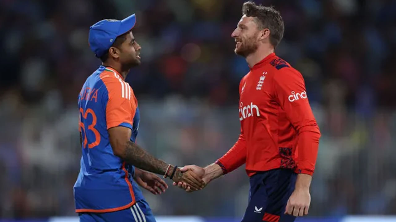India vs England, 4th T20I: భారత్, ఇంగ్లండ్ మధ్య ఐదు మ్యాచ్‌ల టీ20 సిరీస్‌లో నాలుగో మ్యాచ్ శుక్రవారం పూణెలో జరగనుంది. ఈ మ్యాచ్‌లో గెలిచి సిరీస్‌ను కైవసం చేసుకోవాలన్నదే టీమ్‌ఇండియా ప్రయత్నం. తొలి రెండు మ్యాచ్‌ల్లో భారత్ విజయం సాధించగా, ఆ తర్వాత మూడో మ్యాచ్‌లో గెలిచిన ఇంగ్లండ్ సిరీస్‌లో పునరాగమనం చేసింది. ఇప్పుడు పూణెతో జరిగే ఈ మ్యాచ్ ఇరు జట్లకు అత్యంత కీలకంగా మారింది.