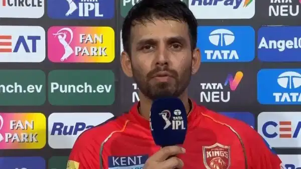 Vijay Hazare Trophy: CSK కెప్టెన్ ను ట్రోల్ చేసిన బెంగళూరు! ఇది కచ్చితంగా RCB పనే అంటూ మాస్ ర్యాగింగ్