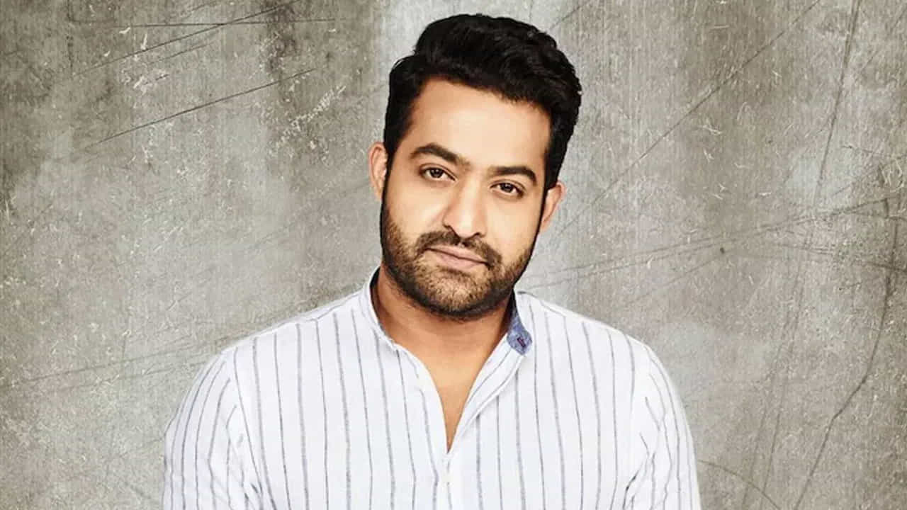 ఆర్య సినిమా కథను ముందుగా దర్శకుడు సుకుమార్ జూనియర్ ఎన్టీఆర్కు చెప్పాడంట. కానీ తారక్ కథ విన్న తర్వాత సినిమాను రిజక్ట్ చేసినట్లు సమాచారం.