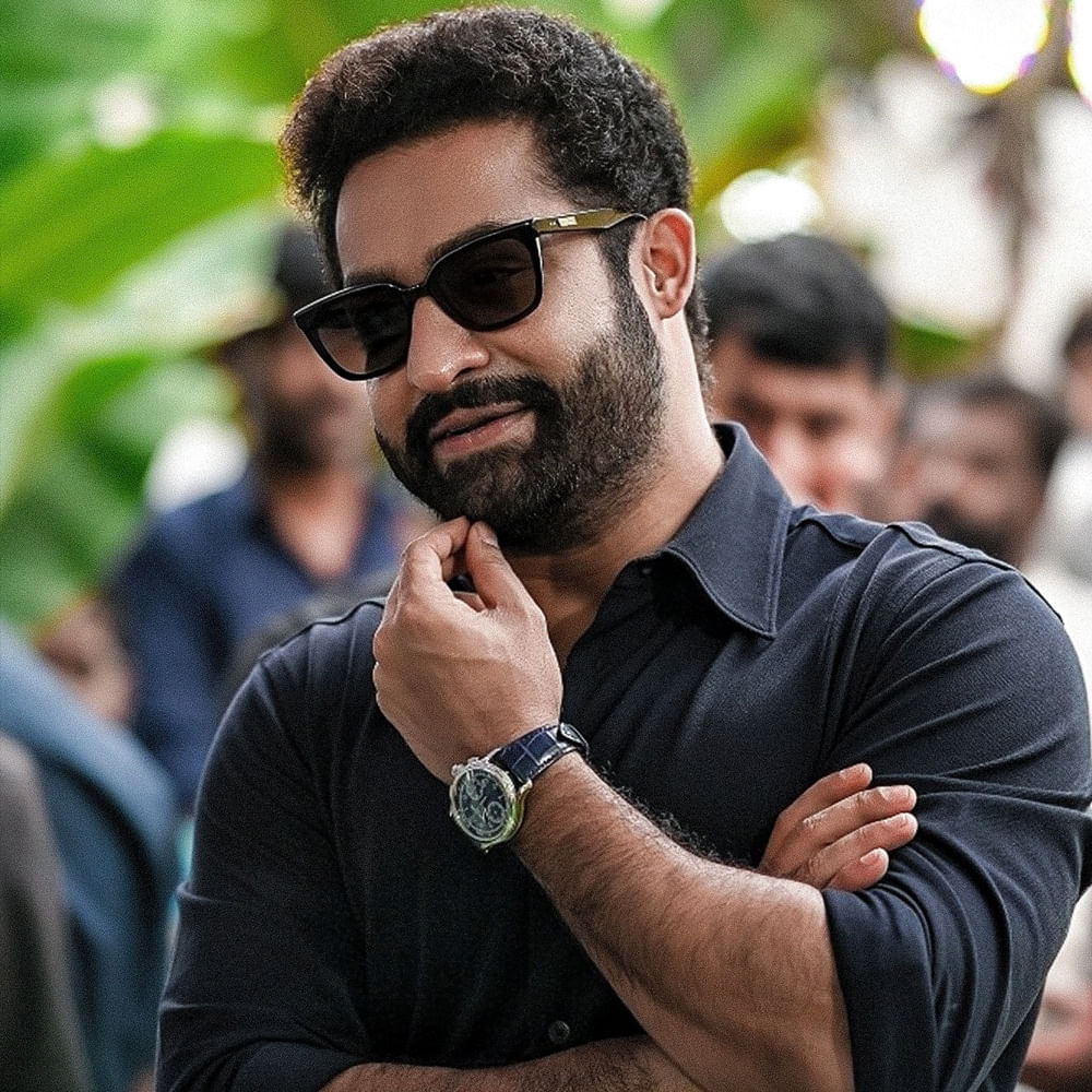 వార్‌లోనూ టైగర్ ష్రాఫ్ పాత్ర ముందు హీరోగా ఉండి.. చివరికి నెగిటివ్ షేడ్‌లోకి మారుతుంది. వార్ 2లోనూ ఇదే ఫార్ములా అప్లై చేస్తున్నట్లు తెలుస్తుంది. చూడాలిక.. వార్ 2తో తారక్ ఏం చేయబోతున్నారో..? 
