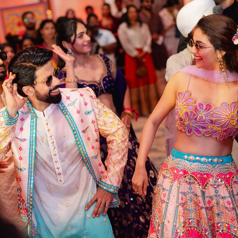 పైగా ఈ మధ్యే గ్లామర్ డోస్ ‌కూడా పెంచేసారు కీర్తి. బేబీ జాన్ నుంచి కీర్తి సురేష్ 2.0 కనిపిస్తున్నారు. పెళ్లికి కొన్ని రోజుల ముందు చేసిన బేబీ జాన్‌లో కీర్తి గ్లామర్ షో మామూలుగా లేదు. సినిమా ఫ్లాపైనా.. కీర్తి సురేష్ గ్లామర్ మాత్రం బ్లాక్‌బస్టర్. 