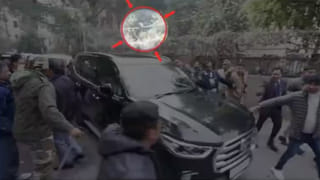 Maha Kumbh Mela: ఒళ్లంతా విషసర్పాలు.. బుసలు కొడుతోన్న పాములు.. కుంభమేళాకు అఘోరా..!