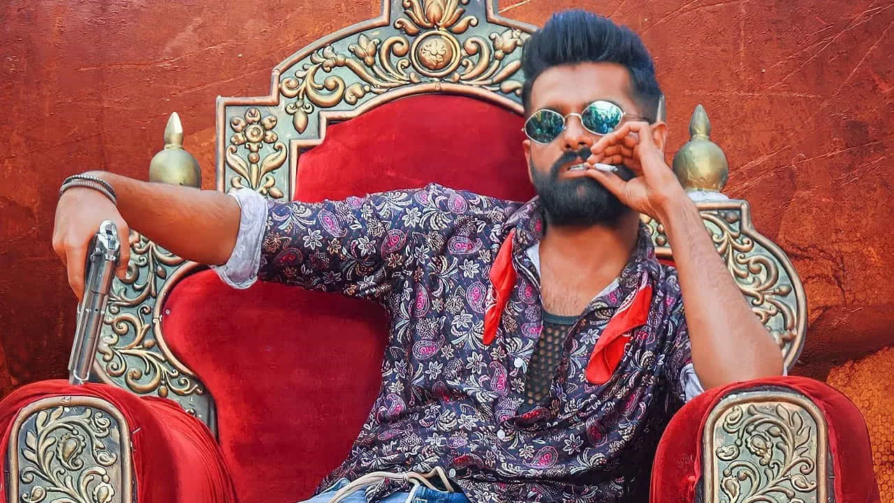 డబుల్ ఇస్మార్ట్ తర్వాత పూరీ జగన్నాథ్ నెక్ట్స్ ప్రాజెక్ట్ ఏంటో చెప్పడం అంత ఈజీ కాదు.. ఇక ఏజెంట్ తర్వాత సురేందర్ రెడ్డి పరిస్థితి అంతే. పవన్ కళ్యాణ్తో సినిమా కమిటైనా.. ఆయనున్న బిజీకి సినిమా మొదలవ్వడమైతే చాలా కష్టం.