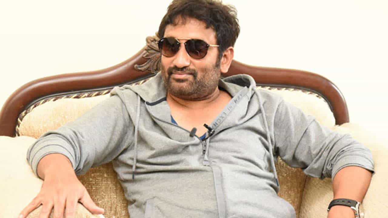 శ్రీను వైట్ల సైతం విశ్వం తర్వాత ఓ కథ సిద్ధం చేసుకుని.. నెక్ట్స్ సినిమా కోసం విశ్వప్రయత్నాలు చేస్తున్నారు.