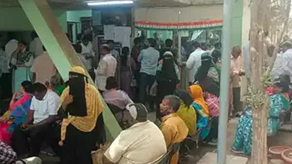 Adhra: ఏపీ వ్యాప్తంగా సబ్రిజిస్ట్రార్ ఆఫీస్లు కిటకిట.. ఒక్క రోజులో 100 కోట్లుగా పైగా రెవిన్యూ