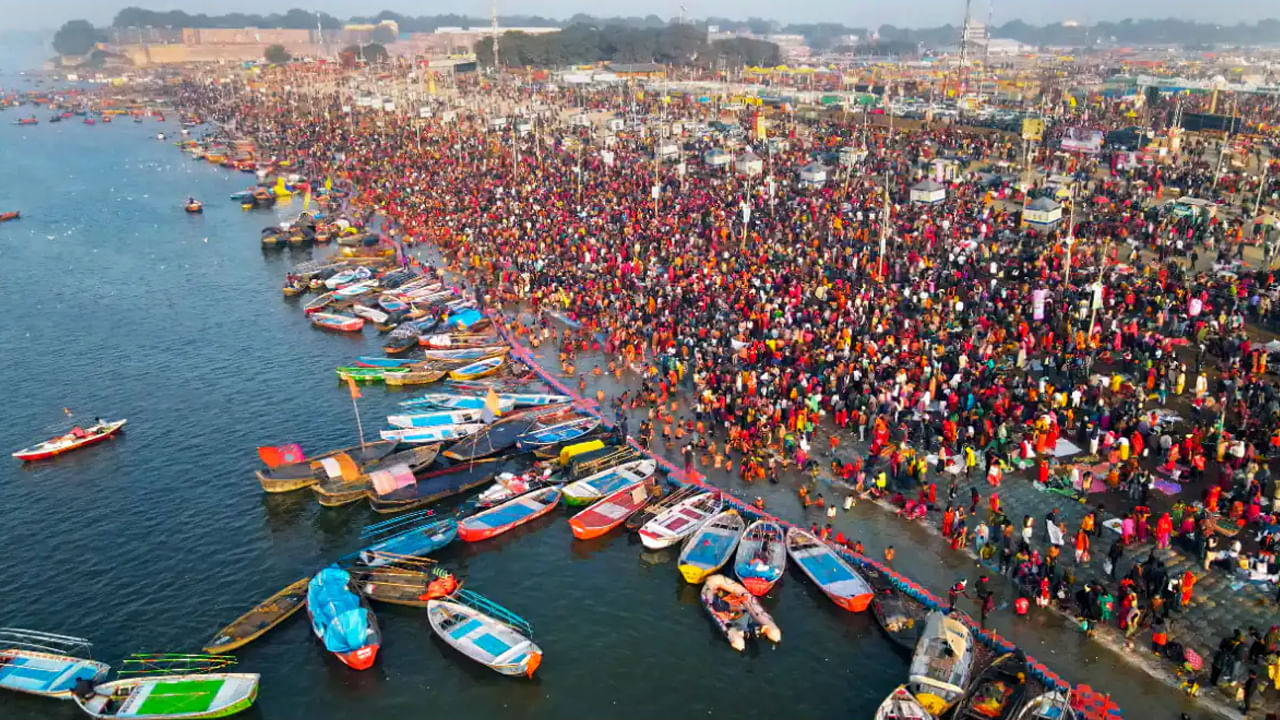 Maha Kumbh: మహాకుంభ్‌లో జర్నలిస్టు పైత్యం.. పుణ్యస్నానాలు చేస్తున్న మహిళల వీడియోలు తీసి, అసభ్య కామెంట్లు!