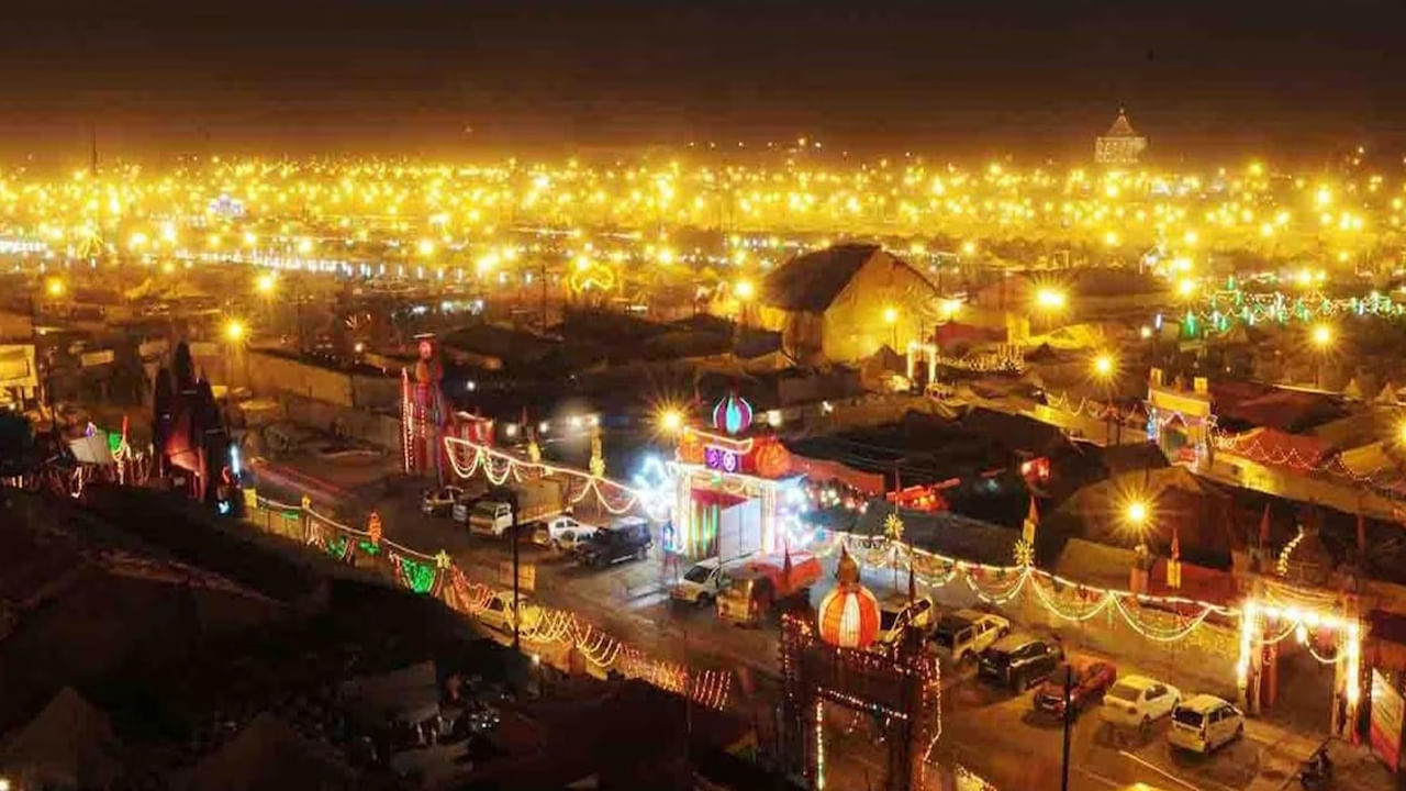 క్షీరసాగర మథనం సమయంలో ఆ సాగరంలోంచి అమృతభాండం ఉద్భవించింది. ఆ పాత్రకోసం దేవతలు- రాక్షసులు పోరాటం సాగిస్తున్నప్పుడు అందులోంచి నాలుగు అమృతపు చుక్కలు భూలోకంలోని నాలుగు నదుల్లో పడ్డాయట. దాంతో ఆ నాలుగు నదులూ అత్యంత పవిత్రతను సంతరించుకున్నాయని పురాణాలు చెబుతున్నాయి. 