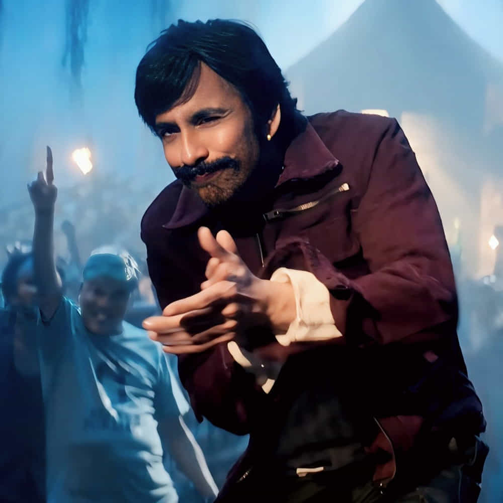 రవితేజ 75వ సినిమా టీజర్ విడుదలైంది. చాలా రోజులుగా మాస్ రాజా ఫ్యాన్స్ వేచి చూస్తున్న ఈ గ్లింప్స్ వచ్చేసింది. ఇది చూసాక అర్థమవుతుంది.. ప్రయోగాలు వద్దు.. పక్కా మాస్ రూట్లోకి రవితేజ వచ్చేసారని..! మాస్ జాతర గ్లింప్స్ అంతా ఫ్యాన్స్ను దృష్టిలో పెట్టుకుని కట్ చేసారు దర్శక నిర్మాతలు.