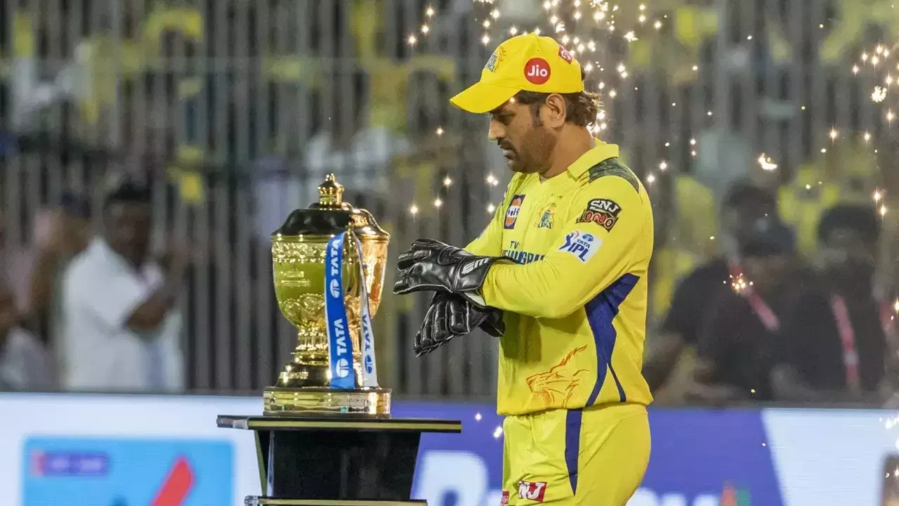 MS Dhoni: సోషల్ మీడియా ఆక్టివిటీపై బాణం విసిరిన ‘తల’! ఇది ఎవరికీ తగులుతుందో మరీ...