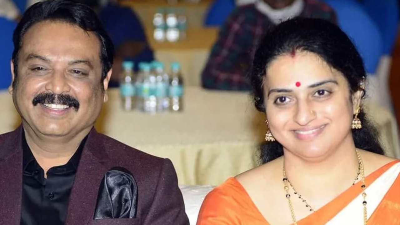 ఆయన మాట్లాడుతూ.. నా భార్య పవిత్ర లోకేష్ 52వ పుట్టిన రోజు జరుపుకుటుంది. తనకు మనస్పూర్తిగా నా విషెస్ తెలియజేస్తున్నాను. ఎందుకంటే తాను నా జీవితంలోకి వచ్చాక, నా లైఫ్ టర్న్ అయ్యిందనే చెప్పాలి.