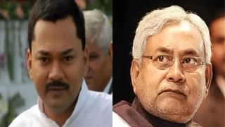 మారిన కాశ్మీరం.. పుల్వామా త్రాల్‌ చౌక్ వద్ద తొలిసారిగా రెపరెపలాడిన త్రివర్ణ పతాకం