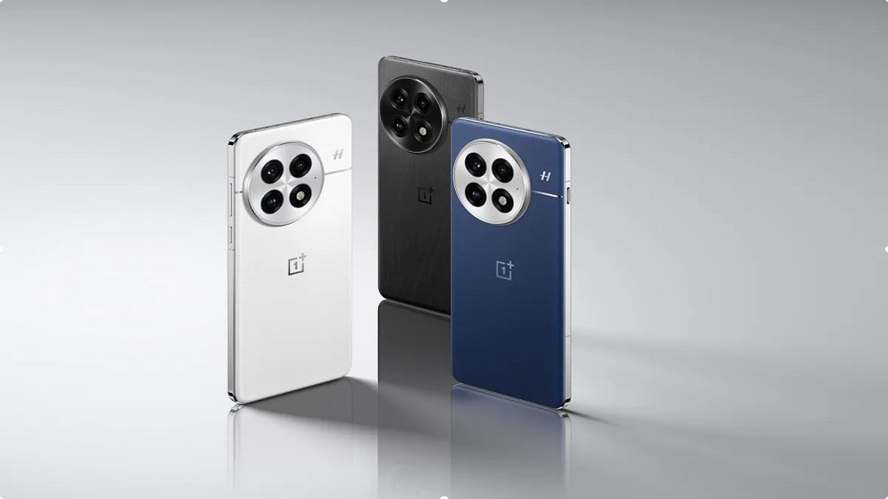 వన్ ప్లస్ 13 స్మార్ట్ ఫోన్ లోని 6000 ఎంఏహెచ్ బ్యాటరీ కారణంగా చార్జింగ్ సమస్య ఉండదు. దాదాపు రెండు రోజుల పాటు చార్జింగ్ ఉంటుంది. స్నాప్ డ్రాగన్ 8 ఎలైట్ చిప్, 6.82 అంగుళాల అమోలెడ్ స్క్రీన్‌, సిరామిక్ గార్డ్ గ్లాస్‌ రక్షణ తదితర ప్రత్యేకతలు ఉన్నాయి. ఆండ్రాయిడ్ 15 ఆధారిత ఆక్సిజన్‌ ఓఎస్ 15తో రన్ అయ్యే ఈ ఫోన్‌కు నాలుగేళ్ల ఓఎస్ అప్‌డేట్లు, ఆరేళ్ల సెక్యూరిటీ ప్యాచ్‌లు లభిస్తాయి. 50 ఎంపీ ప్రైమరీ, 50 ఎంపీ పెరిస్కోప్ టెలిఫోటో షూటర్,  50 ఎంపీ అల్ట్రావైడ్ సెన్సార్ ఉన్నాయి. అమెజాన్‌లో రూ. 69,998 నుంచి ఈ ఫోన్ ధర ప్రారంభమవుతుంది. 
