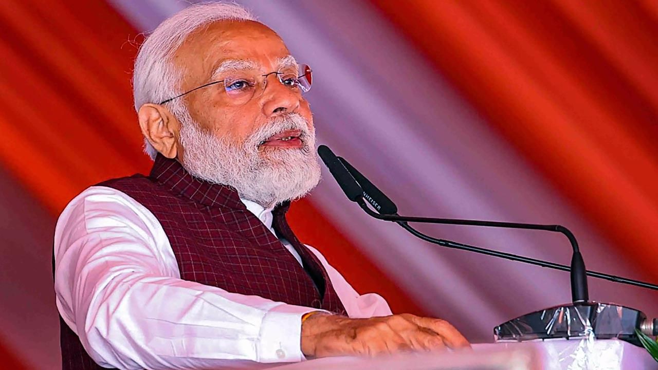 PM Modi: వికసిత్‌ భారత్‌ లక్ష్యసాధనలో యువత కీలకం.. యువత సలహాలు స్వీకరిస్తున్నాః మోదీ