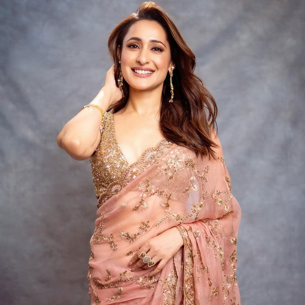 దర్శకుడు బాబీ తనకు కావేరి పాత్ర గురించి చెప్పినప్పుడు సవాలుగా అనిపించిందని.. కావేరీ ప్రెగ్నెంట్ అవుతుందని సినిమాకు సంబంధించిన కొన్ని కీలక సన్నివేశాలు చిత్రీకరిస్తారని తెలిసి భయపడ్డానని.. నటిగా తనకు అద్భుత అవకాశమని అన్నారు. 