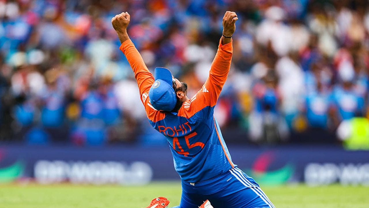 5. రోహిత్ శర్మ: హిట్‌మ్యాన్‌గా పేరుగాంచిన రోహిత్ శర్మ.. 2024 టీ20 ప్రపంచకప్‌లో ఆస్ట్రేలియాతో జరిగిన మ్యాచ్‌లో రోహిత్ కేవలం 19 బంతుల్లోనే అర్ధ సెంచరీ పూర్తి చేశాడు. అతను 41 బంతుల్లో 7 ఫోర్లు, 8 సిక్సర్లతో 92 పరుగులతో అద్భుత ఇన్నింగ్స్ ఆడాడు.