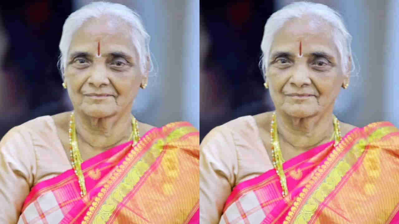 KCR: మాజీ సీఎం ఇంట తీవ్ర విషాదం..  కేసీఆర్ సోదరి సకలమ్మ మృతి