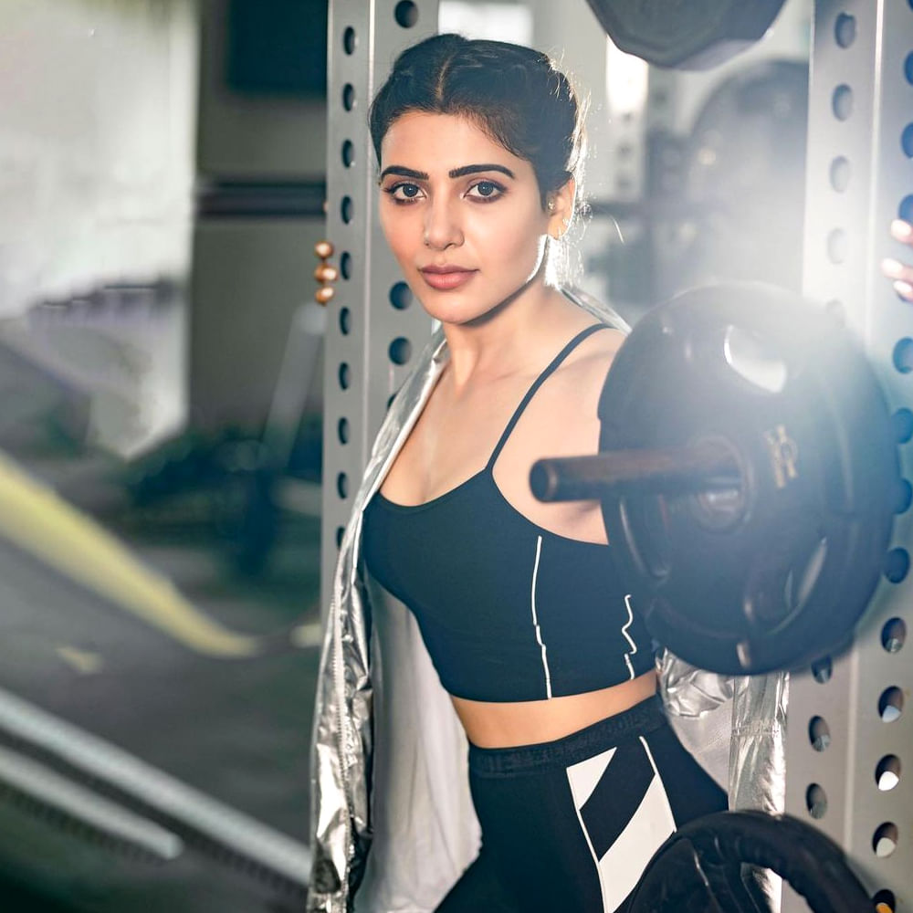 ఇక బ్రేక్ తీసుకున్న తర్వాత సోషల్ మీడియాతోనే ఎక్కువ సమయం గడుపుతుంది ఈ చిన్నది. రకరకాల ఫోటోలు, వీడియోలతో పాటు మోటివేషనల్ కొటేషన్స్ కూడా షేర్ చేస్తూ అభిమానులను ఆకట్టుకుంటుంది ఈ అమ్మడు. ఇక ఇప్పుడు సామ్ తిరిగి సినిమాలతో బిజీగా మారనుంది. ఇటీవలే రెండు మూడు సినిమాలకు గ్రీన్ సిగ్నల్ ఇచ్చింది.