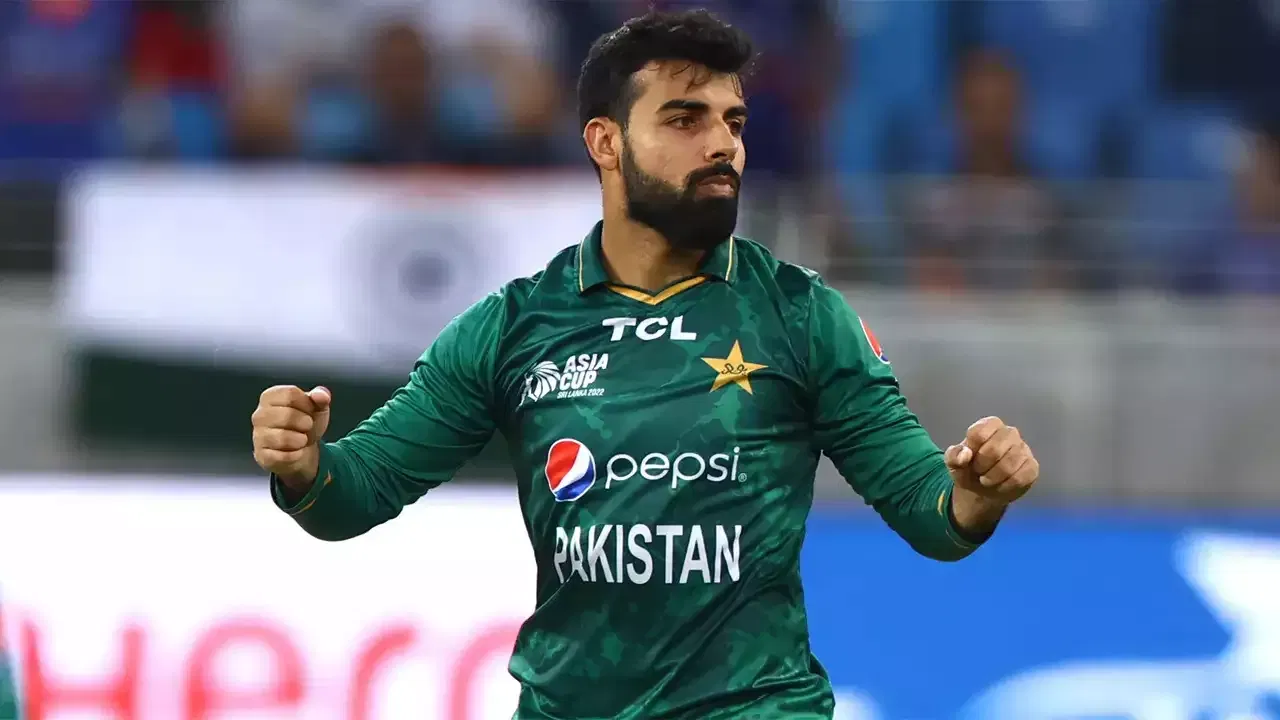 Shadab Khan: అవును అందులో తప్పేముంది! టిక్‌టాక్ స్టార్ తో చాటింగ్ ఆరోపణలపై పాక్ ఆల్‌రౌండర్ బోల్డ్ కామెంట్స్