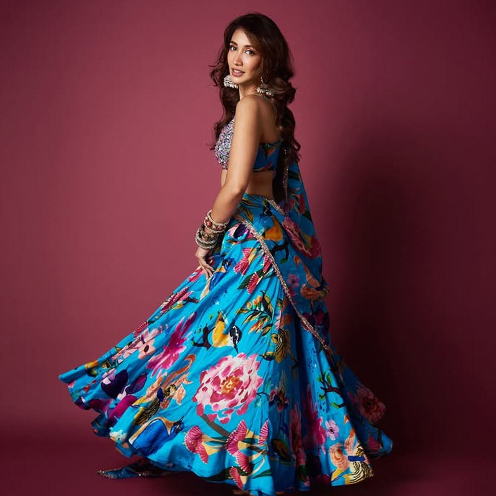 కానీ 21 సంవత్సరాలు వచ్చేసరికి తాను 30 కిలోల బరువు తగ్గానని చెప్పుకొచ్చింది. ఆ తర్వాత తన ఫిట్నెస్, లుక్స్ పై దృష్టి పెట్టినట్లుగా తెలిపింది. జీవితం ఎప్పుడూ సవాళ్లను విసురుతుందని ఎదుర్కొని ముందుకు సాగాలని తెలిపింది. 