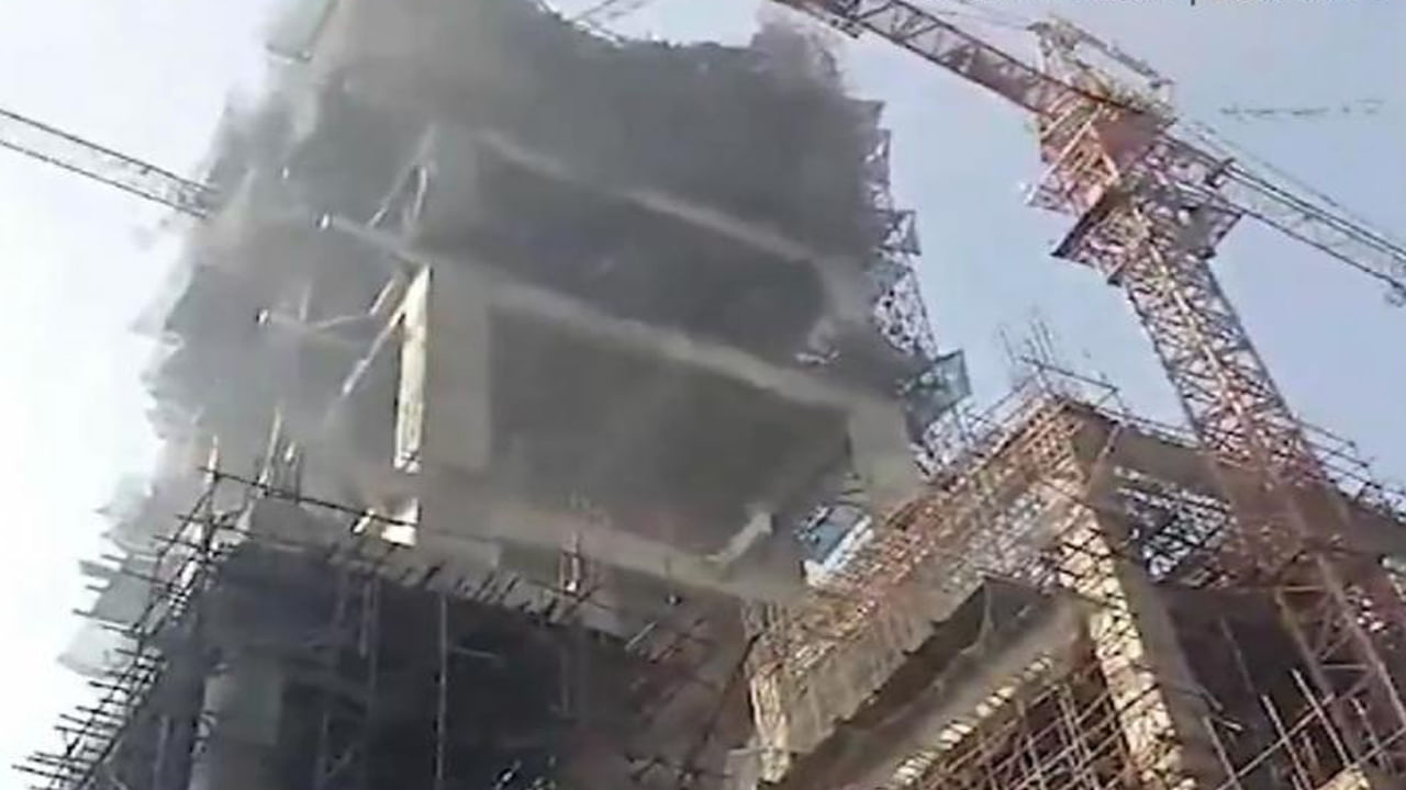 Watch: సిమెంట్ ప్లాంట్‌లో స్లాబ్ కూలి ముగ్గురు కూలీలు మృతి.. శిథిలాల కింద మరెంతో మంది..!