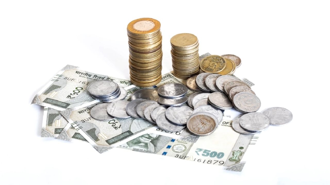 Small Savings Schemes: వడ్డీ రేట్ల విషయంలో కీలక నిర్ణయం.. చిన్న మొత్తాల పొదుపు ఖాతాల వడ్డీ రేట్లు ఇవే..!