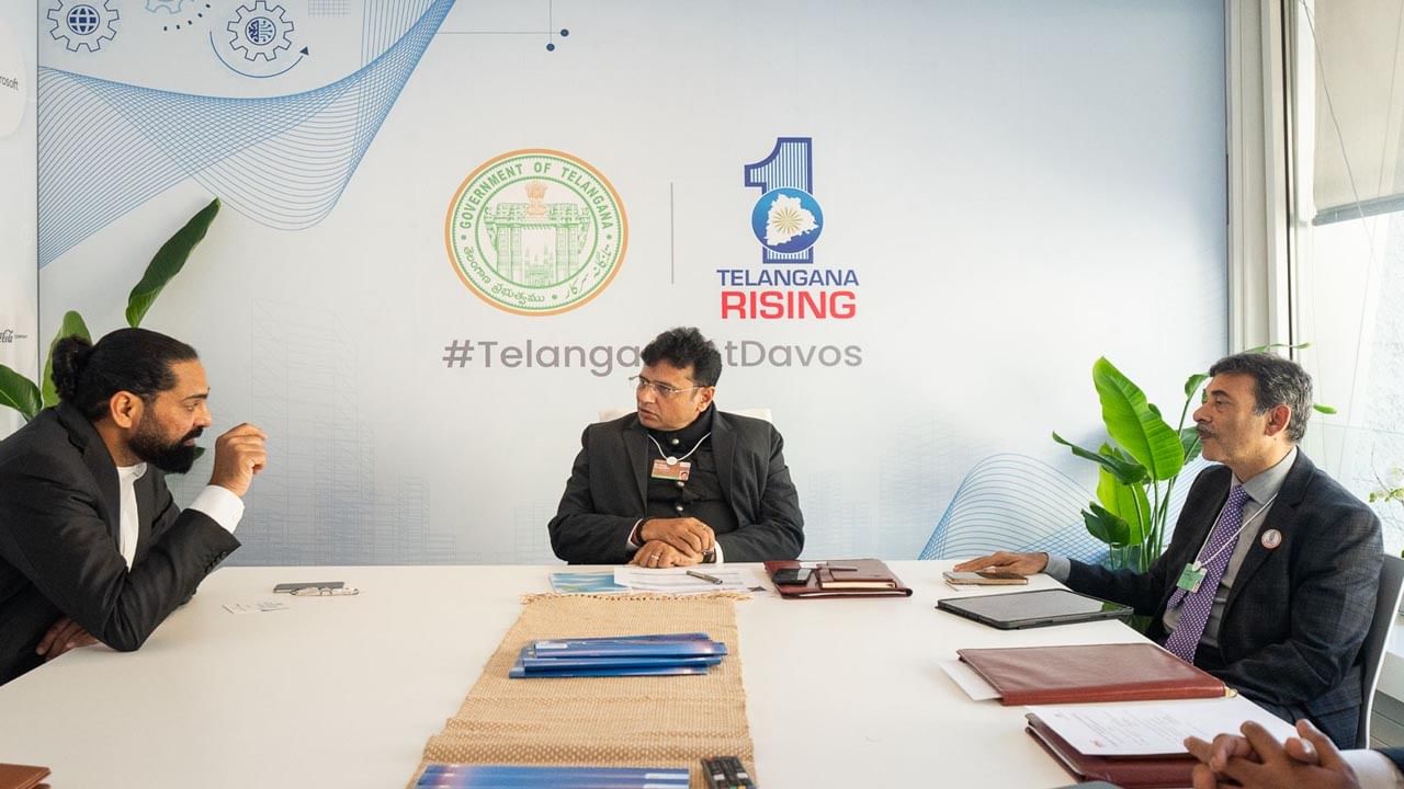 తెలంగాణలో అత్యాధునిక AI డేటాసెంటర్ క్లస్టర్‌ను నెలకొల్పేందుకు కంట్రోల్ ఎస్ డేటా సెంటర్స్ లిమిటెడ్ కంపెనీ అవగాహన ఒప్పందం (ఎంవోయూ)పై సంతకం చేసింది. 