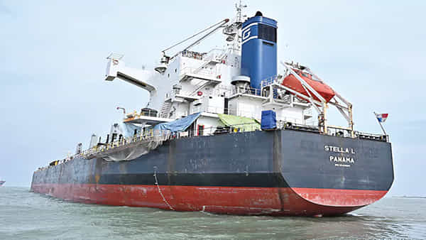 Stella ship: ఎట్టకేలకు పయనమైన స్టెల్లా షిప్.. కాకినాడ నుంచి వెళ్లేందుకు పచ్చజెండా