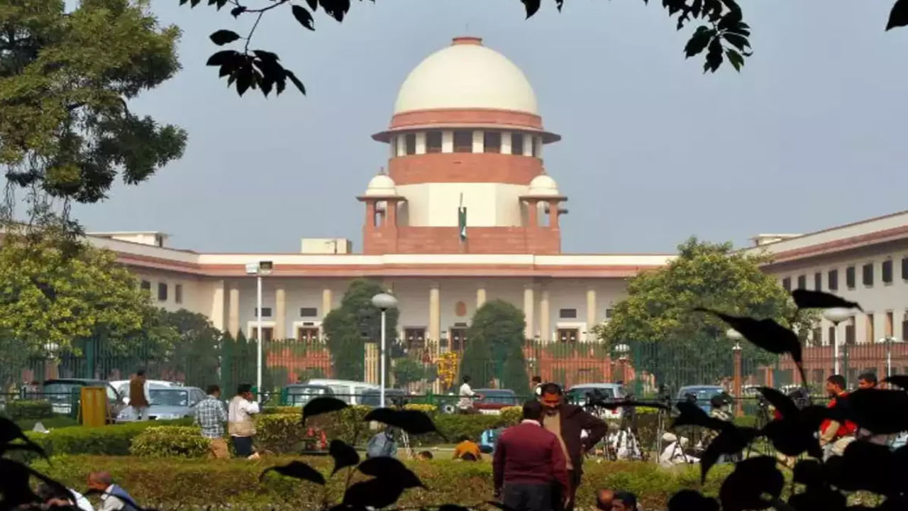 Supreme Court Jobs: నెలకు రూ.80 జీతంతో సుప్రీంకోర్టులో ఉద్యోగాలకు నోటిఫికేషన్‌.. ఎవరు అర్హులంటే