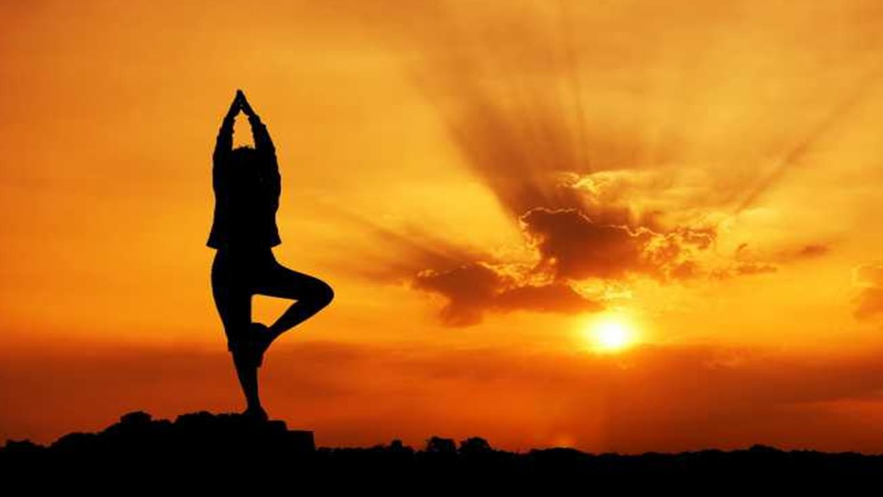 Surya Namaskar : 30 రోజుల పాటు ఉదయాన్నే సూర్య నమస్కారాలు చేస్తే.. శరీరంలో ఊహించని మార్పులు..!