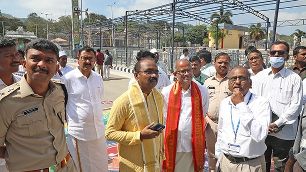 Tirumala: శ్రీవారి భక్తులకు అలెర్ట్.. ఆ రోజున ప్రివిలేజ్ దర్శనాలు పలు సేవలు రద్దు