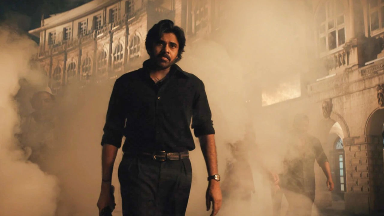 ప్రభాస్ ఒక్కడే కాదు.. పవన్ కళ్యాణ్ కూడా కేరాఫ్ పోస్ట్ పోన్‌గా మారుతున్నారు. ఈయన పొలిటికల్ కమిట్‌మెంట్స్ కారణంగా ఏ సినిమా చెప్పిన తేదీకి రావట్లేదు. మార్చ్ 28న హరిహర వీరమల్లు పక్కా అన్నారు. కానీ ఇప్పుడది కష్టమే. పైగా అదేరోజు నితిన్ రాబిన్ హుడ్ సినిమా ప్రకటించారు. చూస్తూ చూస్తూ పవన్‌తోనే నితిన్ అయితే పోటీకి రాడు కదా.. పైగా అక్కడున్నది మైత్రి మూవీ మేకర్స్.