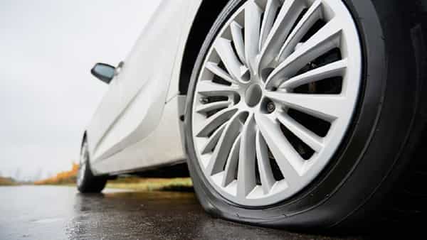 Tyre Puncture Scam: వెలుగులోకి నయా స్కామ్.. పంక్చర్ పేరుతో మీ జేబుకు చిల్లు